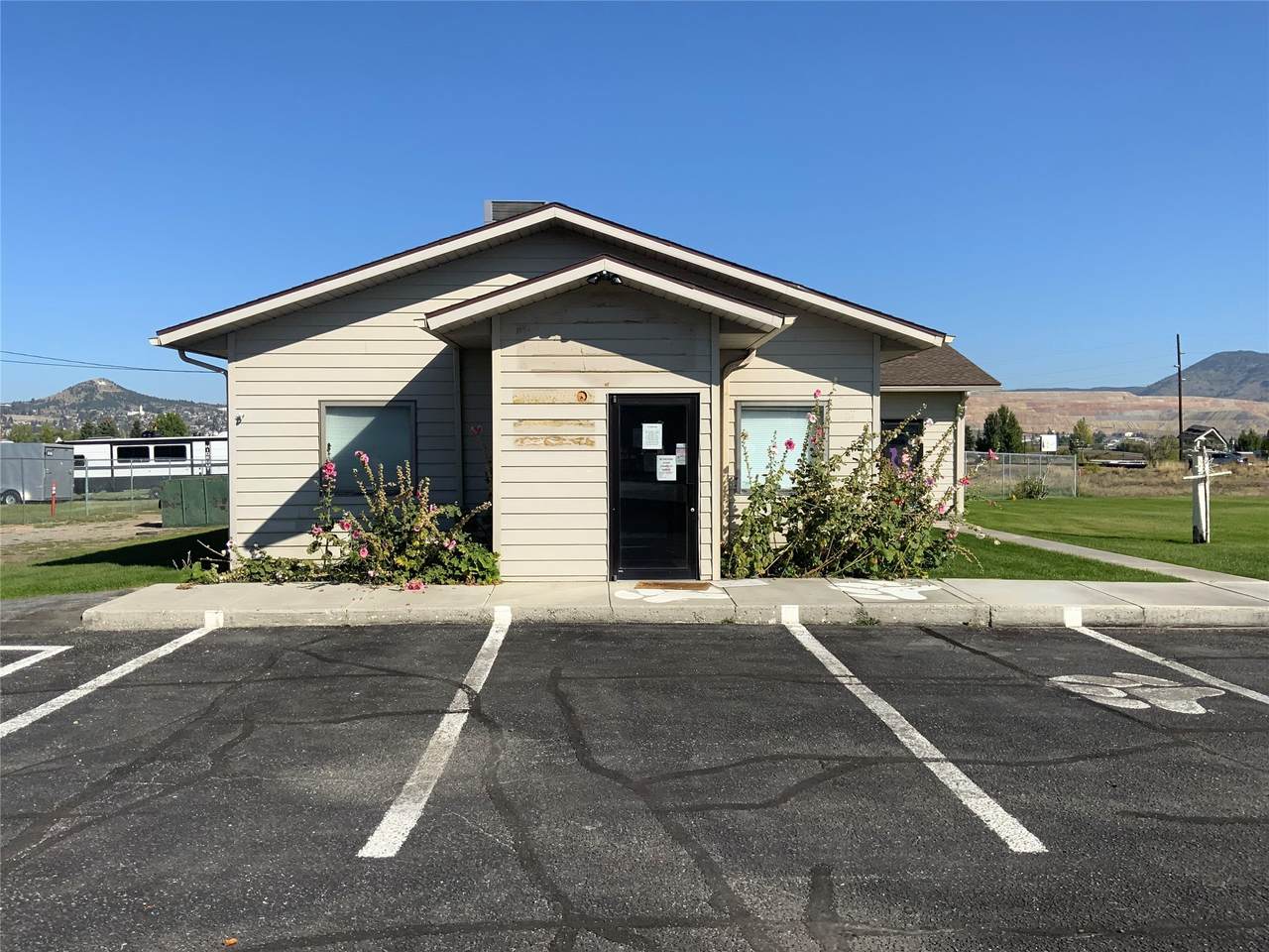 11 Dewey Boulevard - Photo 1