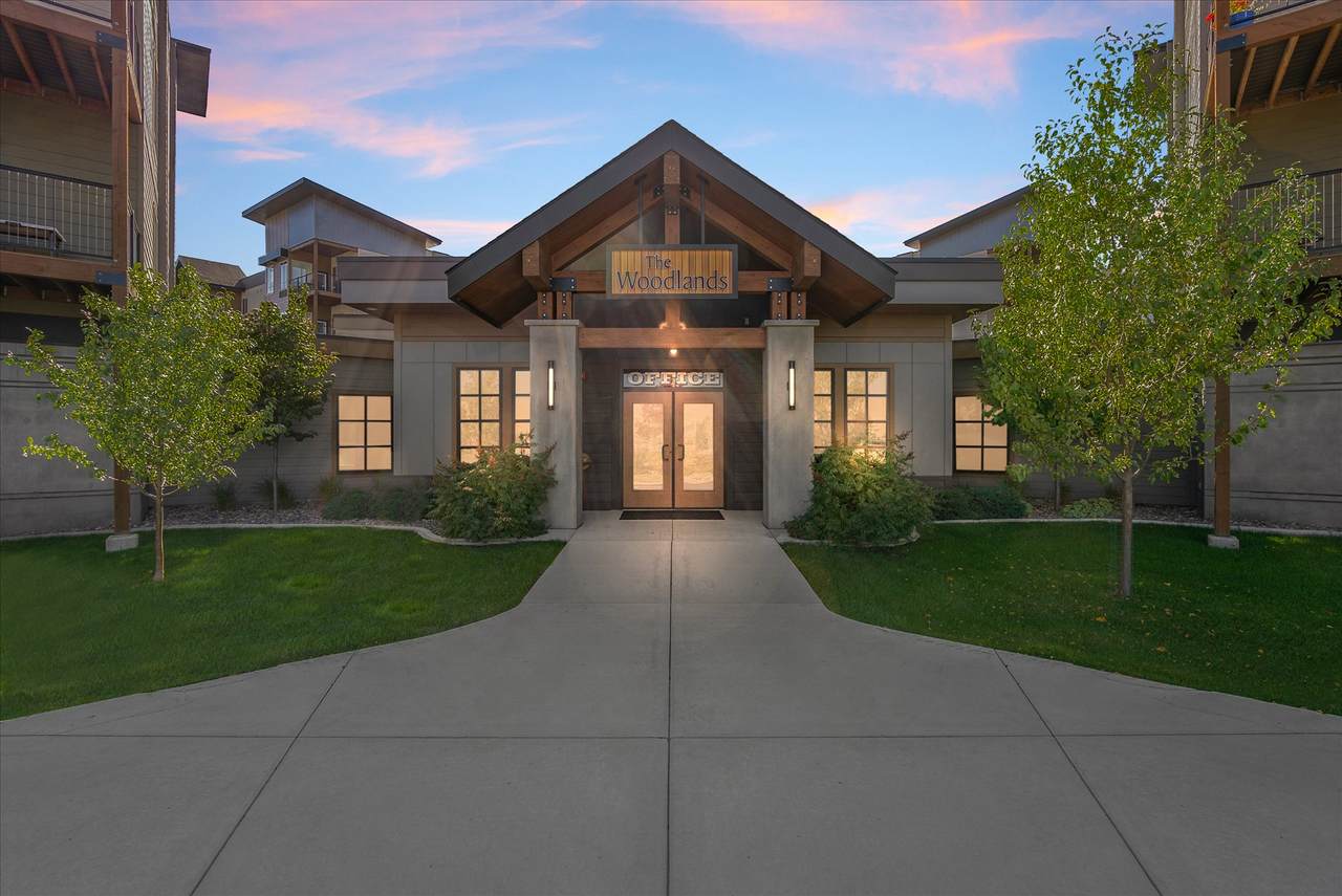 100 Woodlands Way - Photo 1