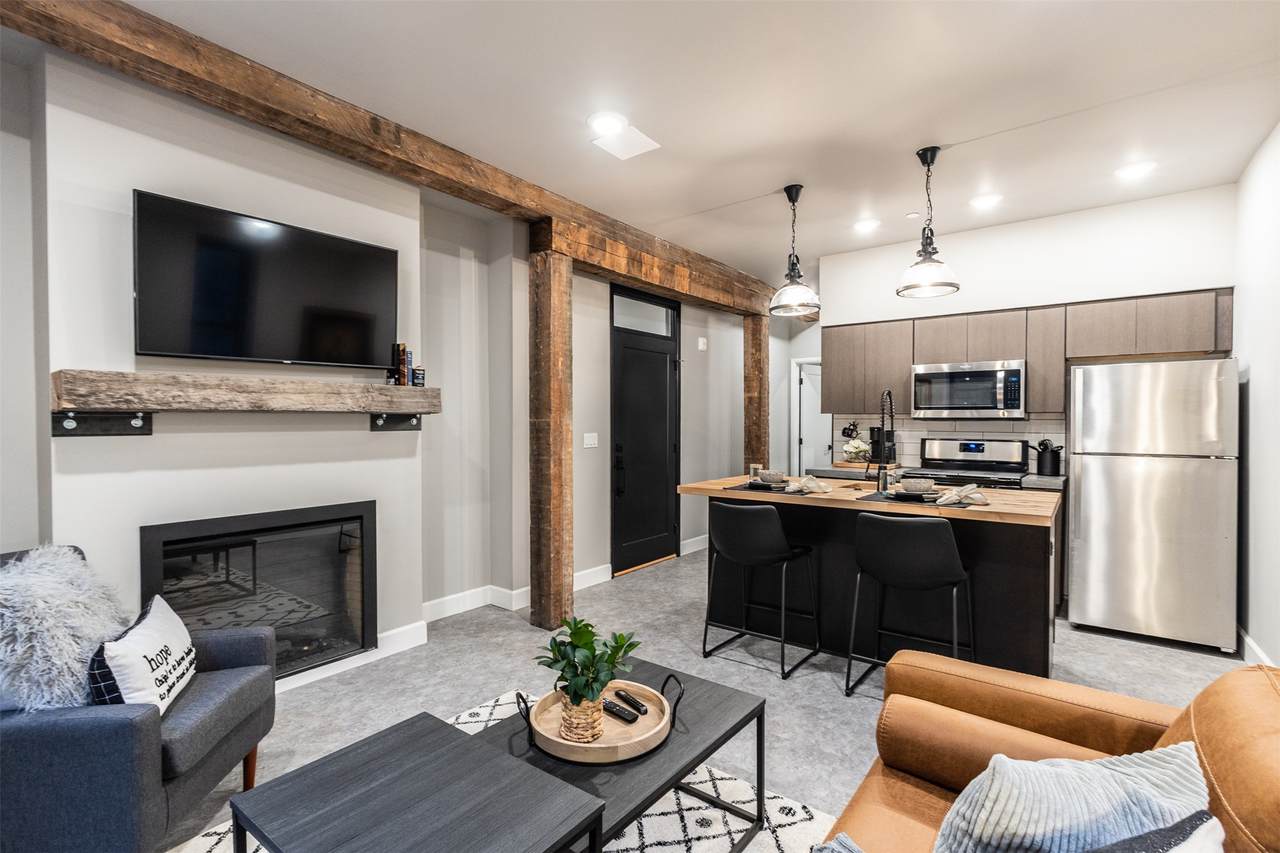 305 Alaska Street - Photo 1