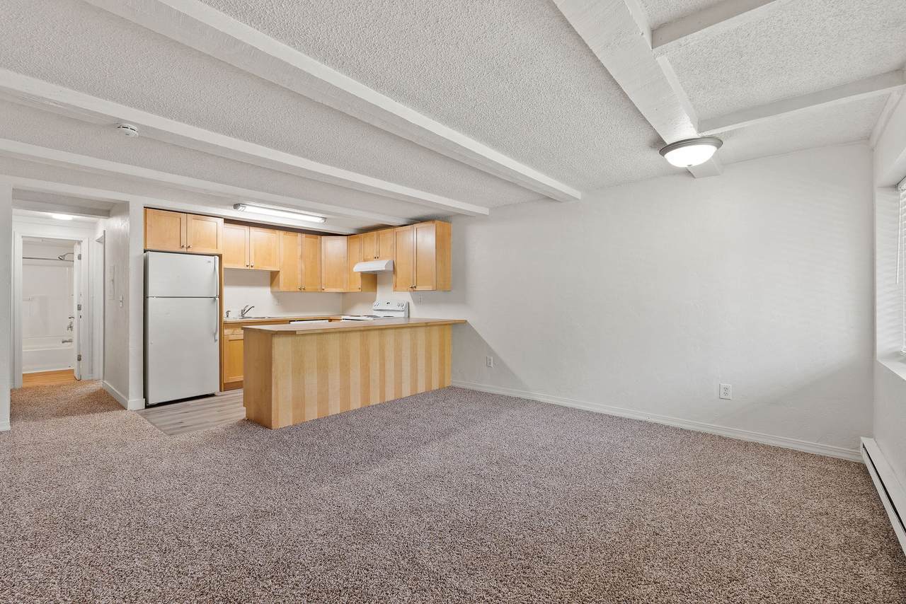 121 Iowa Avenue - Photo 1