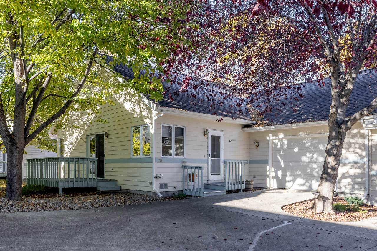 715 Davis Street - Photo 1