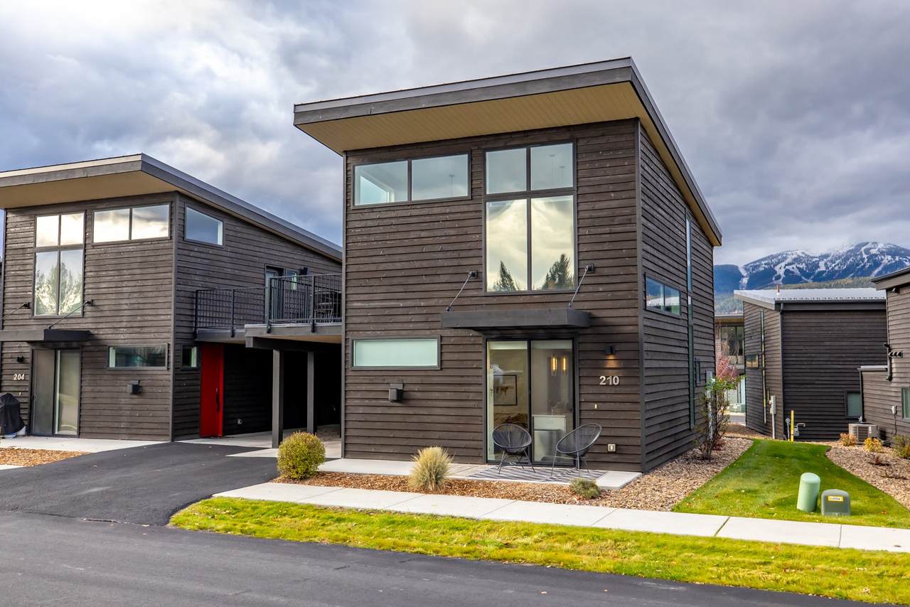 210 The Quarry Road - Photo 1