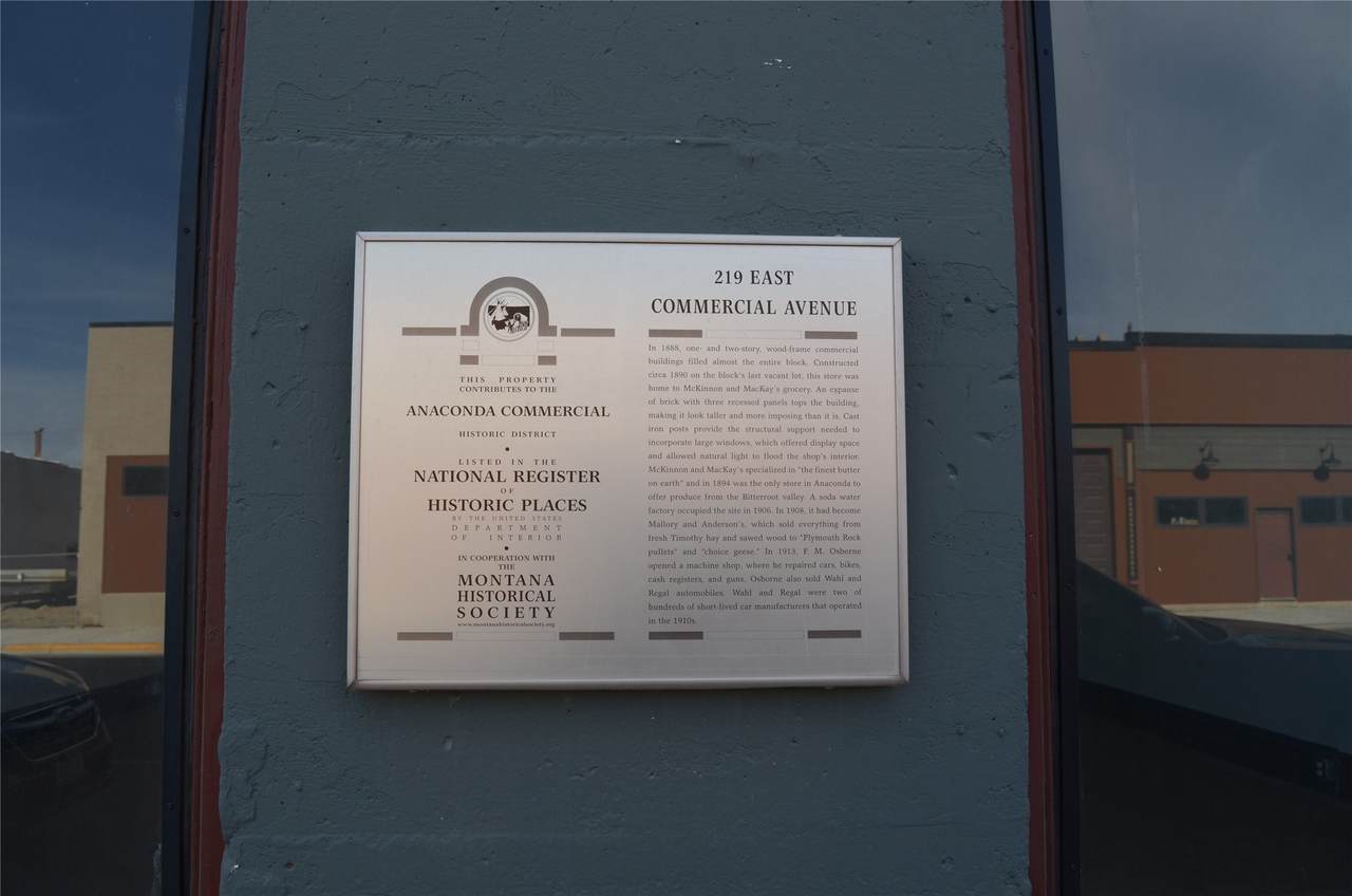 219 1/2 Commercial Avenue - Photo 1