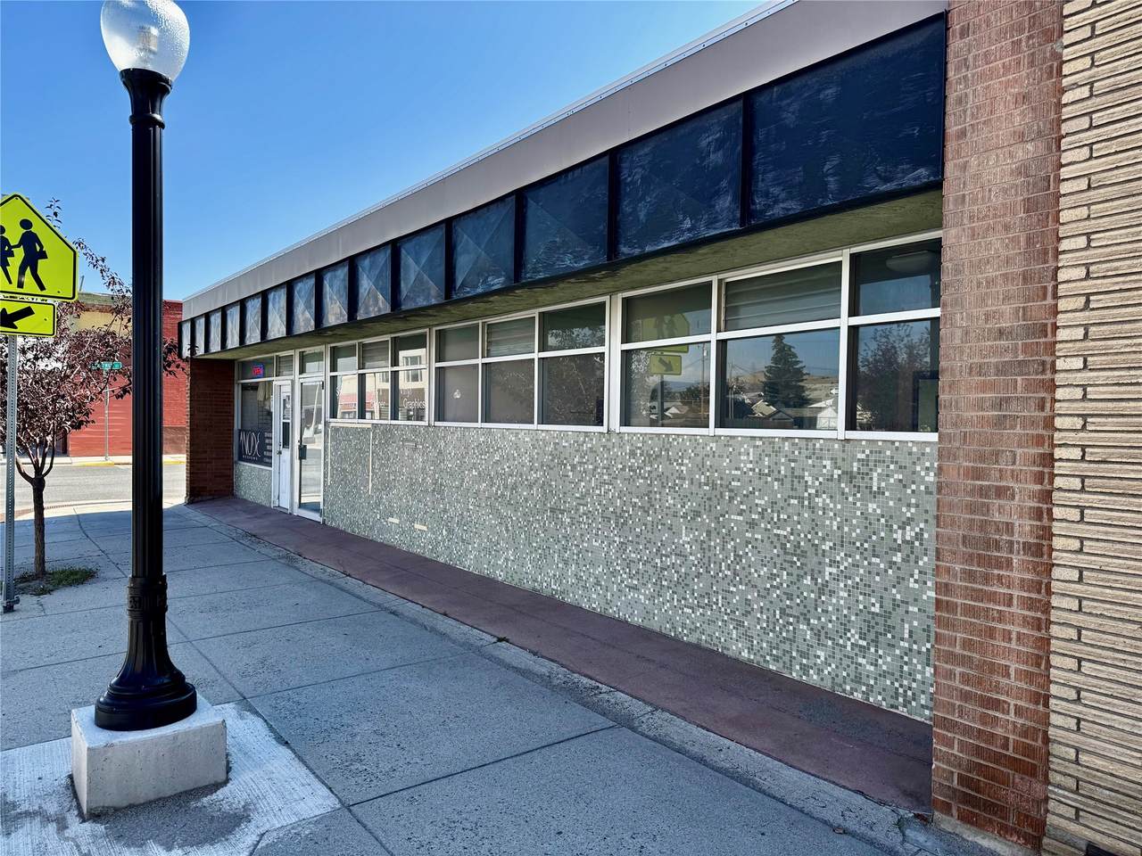 421 Park Avenue - Photo 1