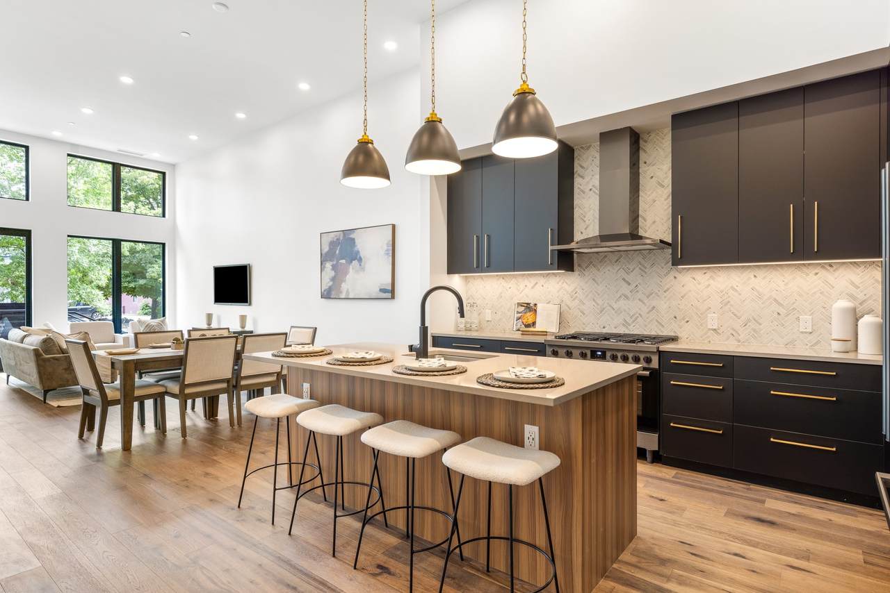 315 Tracy Avenue - Photo 1