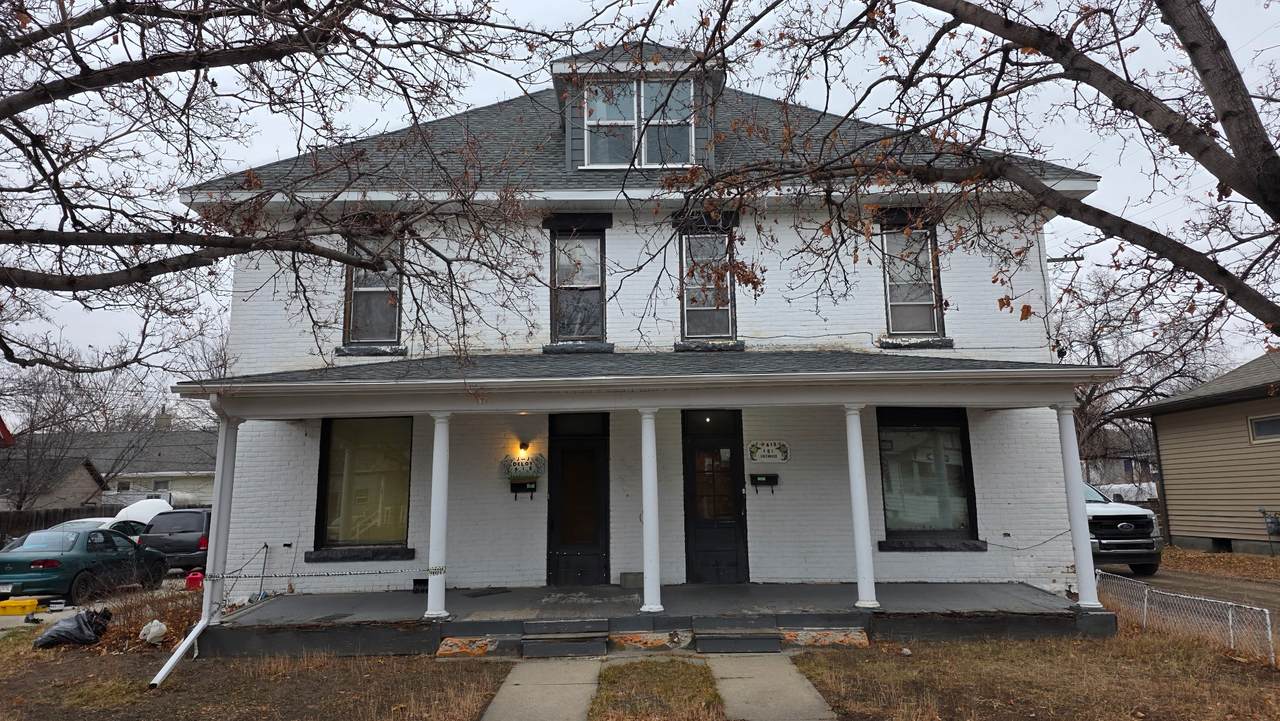 615 6th Street - Photo 1