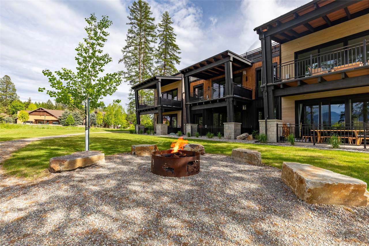 317 Akers Lane - Photo 1