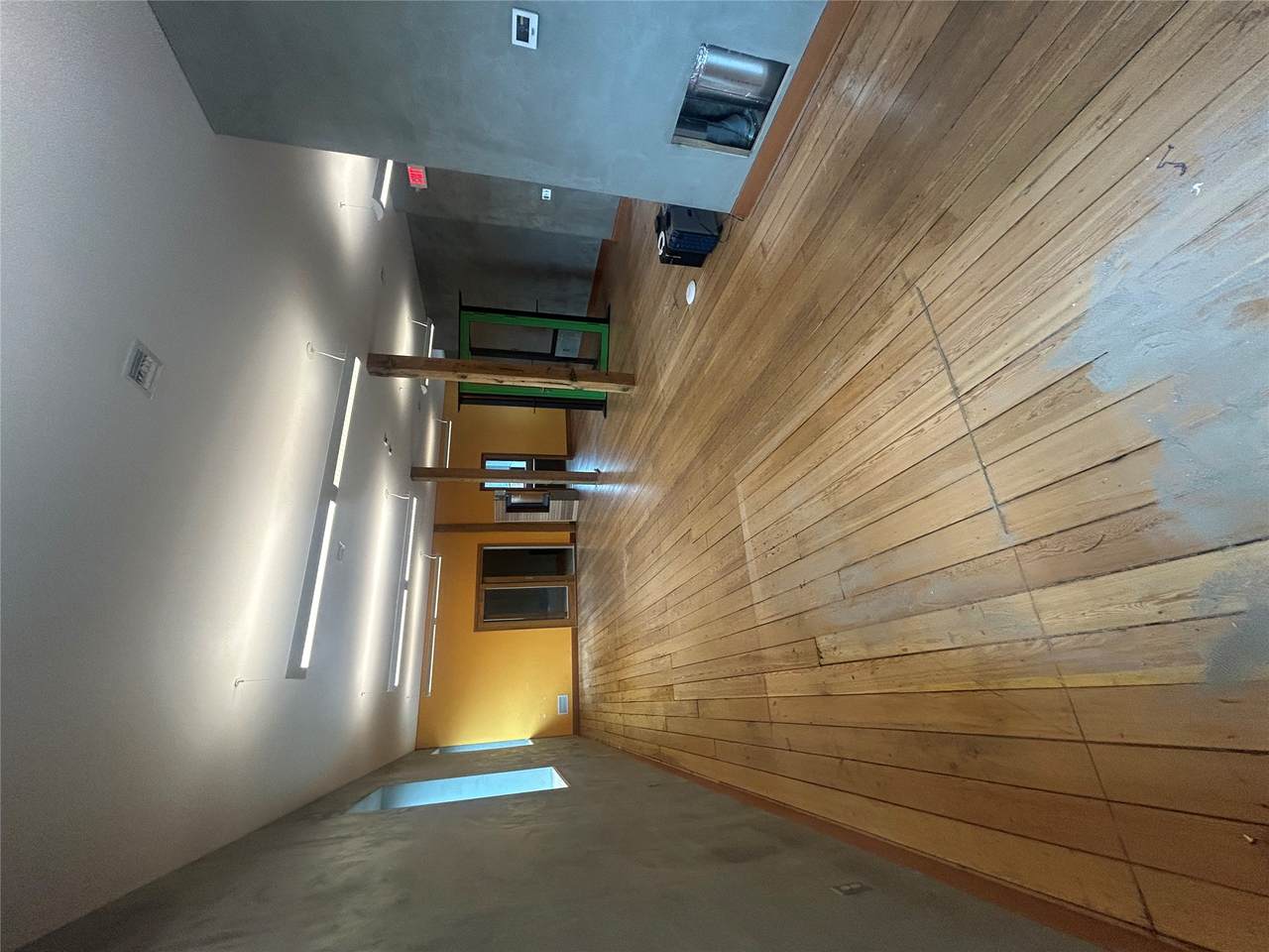 615 Oak Street - Photo 1