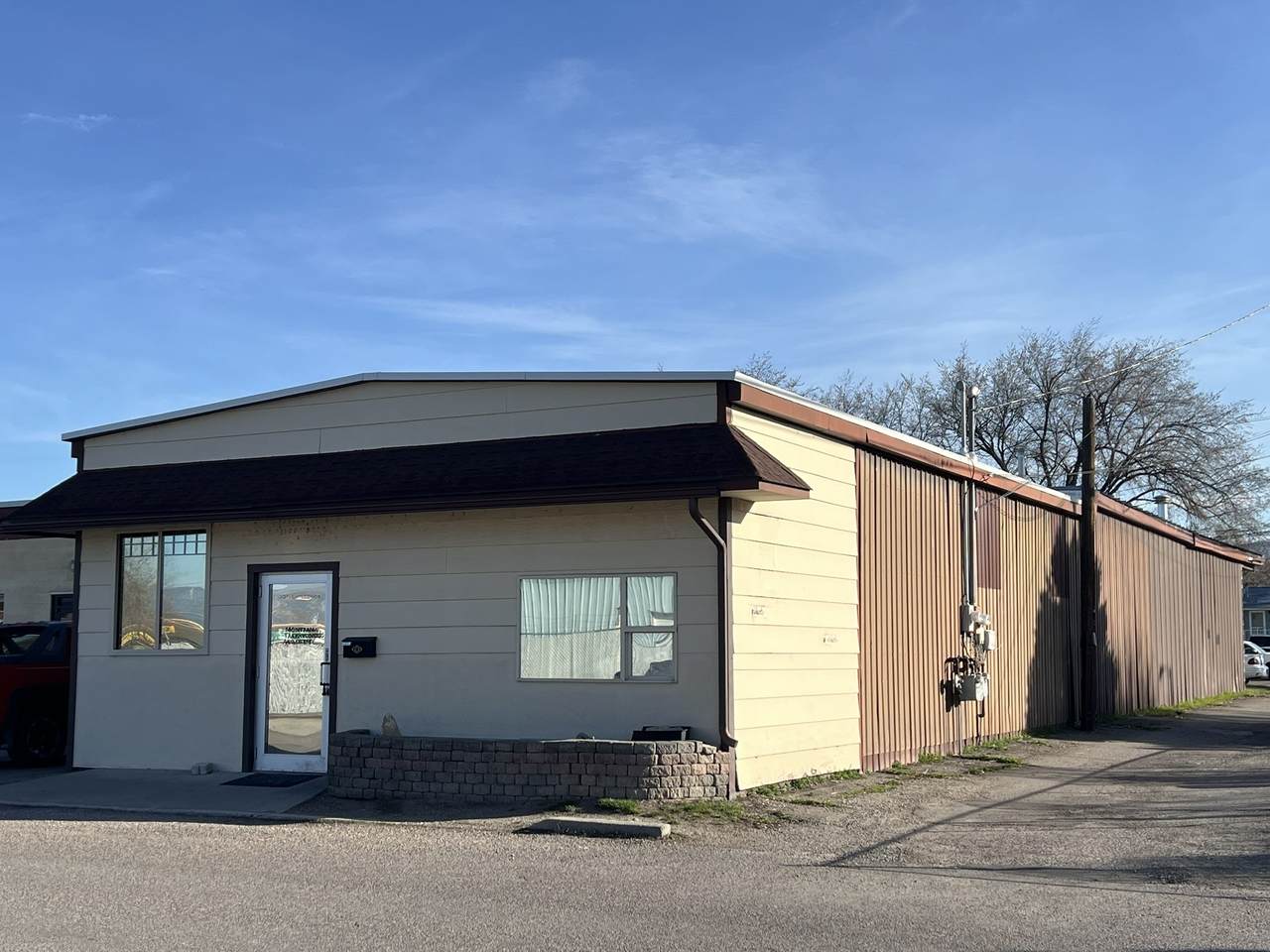 320 Lawrence Street - Photo 1