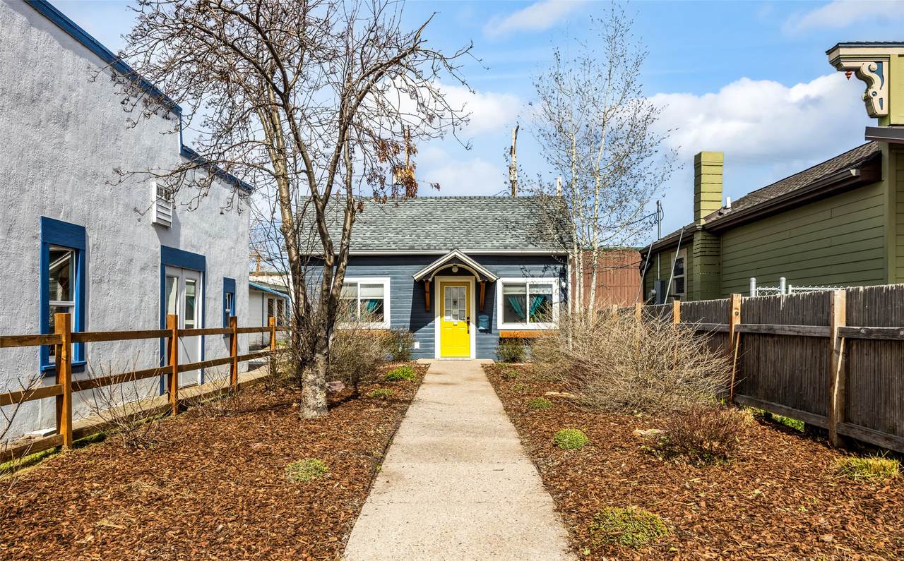 107 3rd Avenue - Photo 1