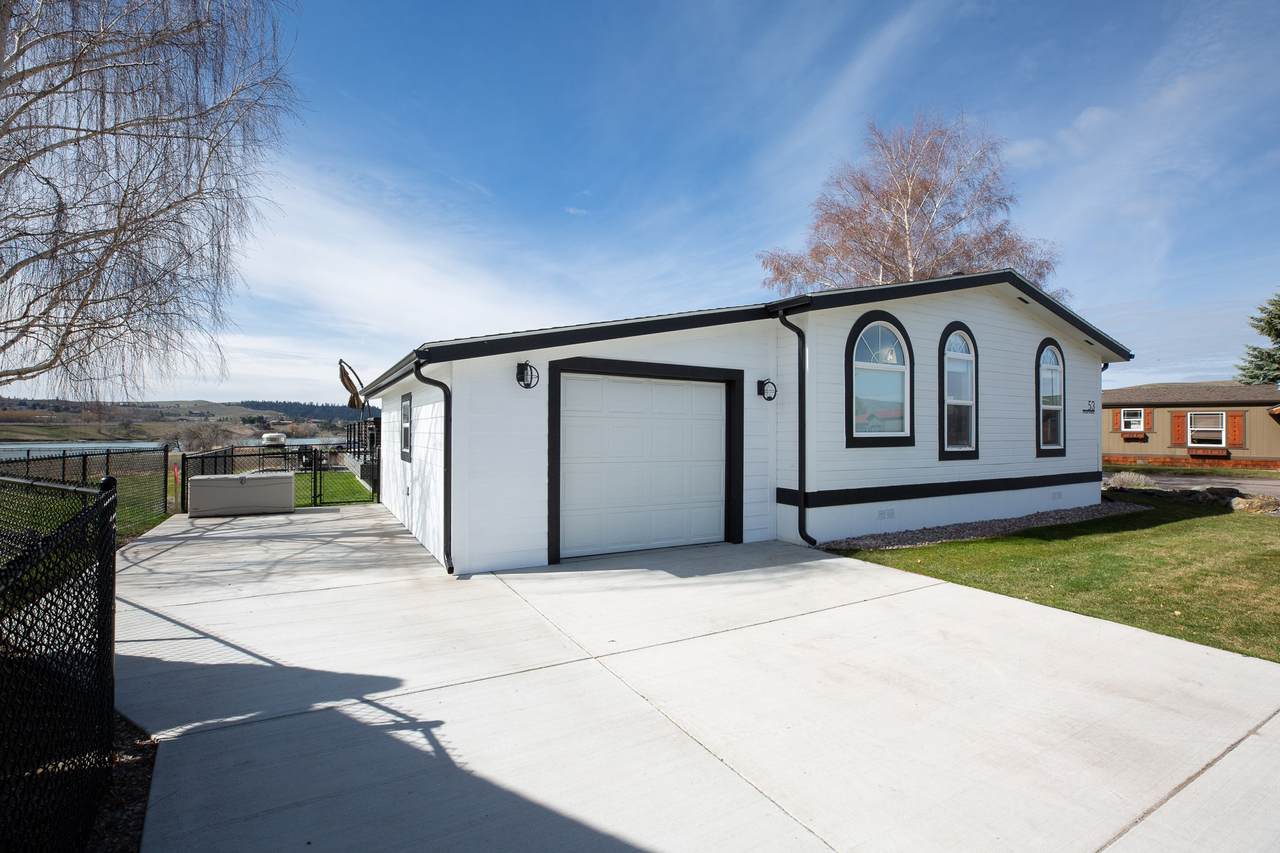 9 Regatta Road - Photo 1