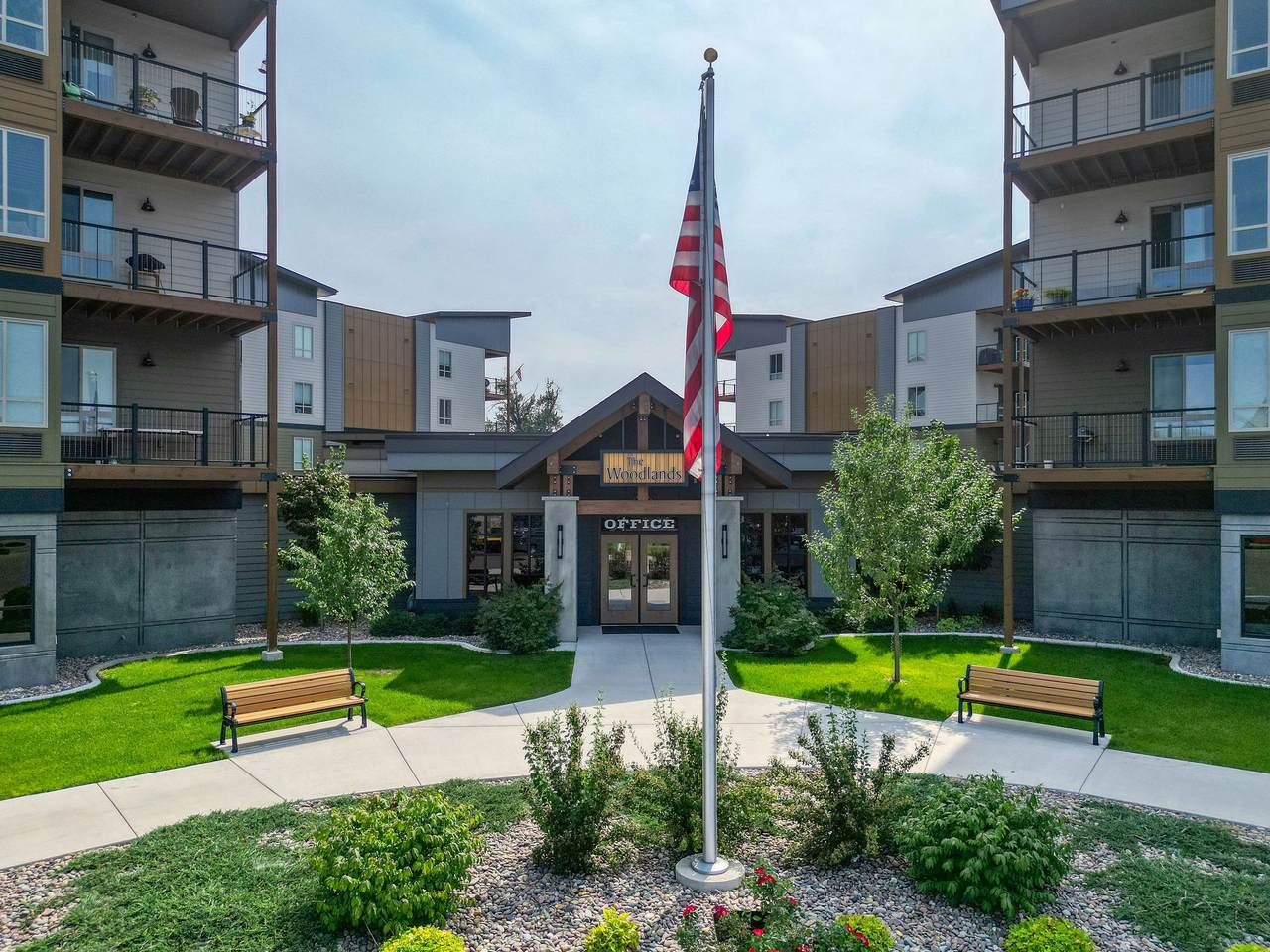 100 Woodlands Way - Photo 1