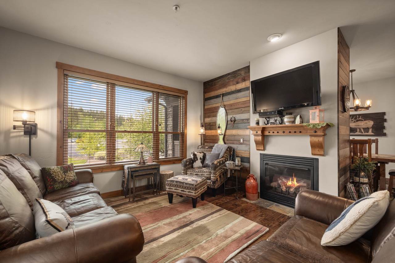 6104 Monterra Avenue - Photo 1