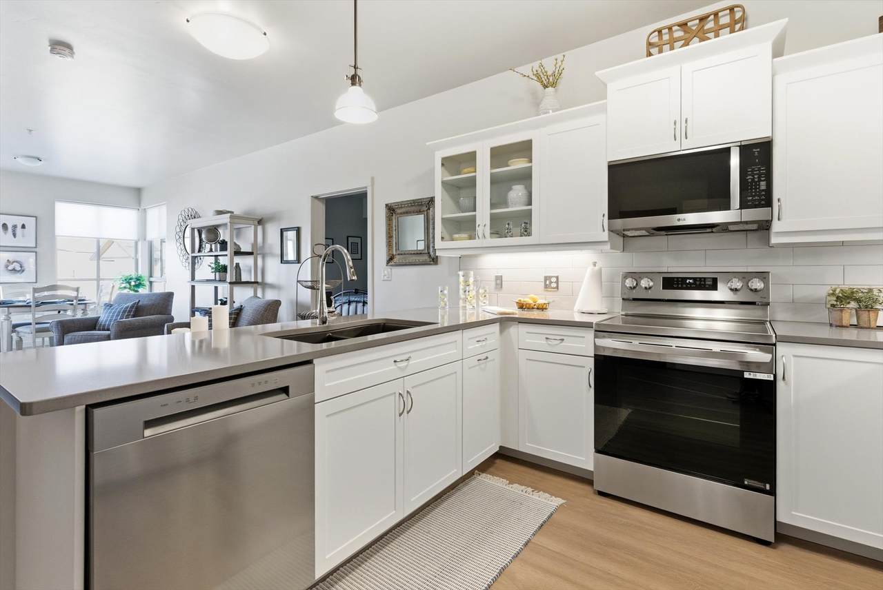 100 Woodlands Way - Photo 1