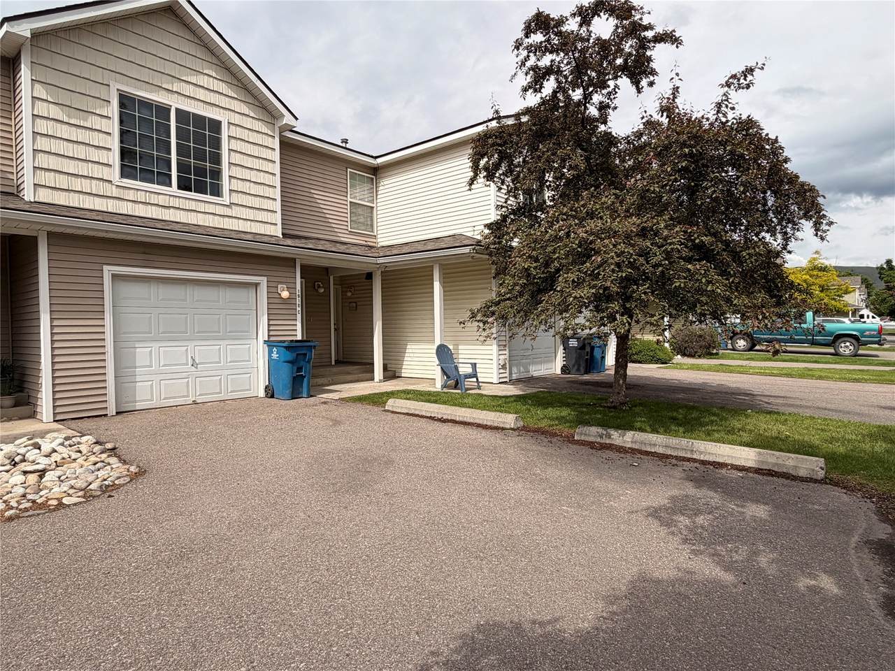 1910 Wyoming Street - Photo 1