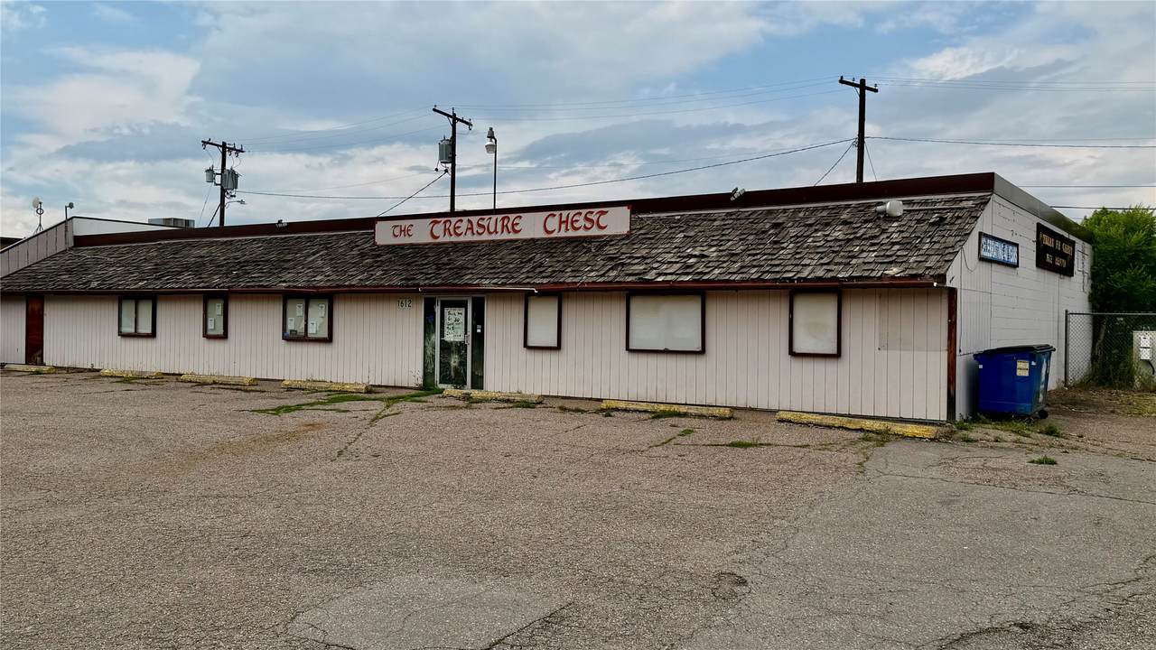 1612 Benton Avenue - Photo 1