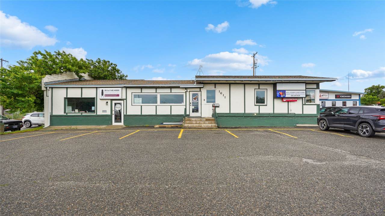 1611 Cedar Street - Photo 1