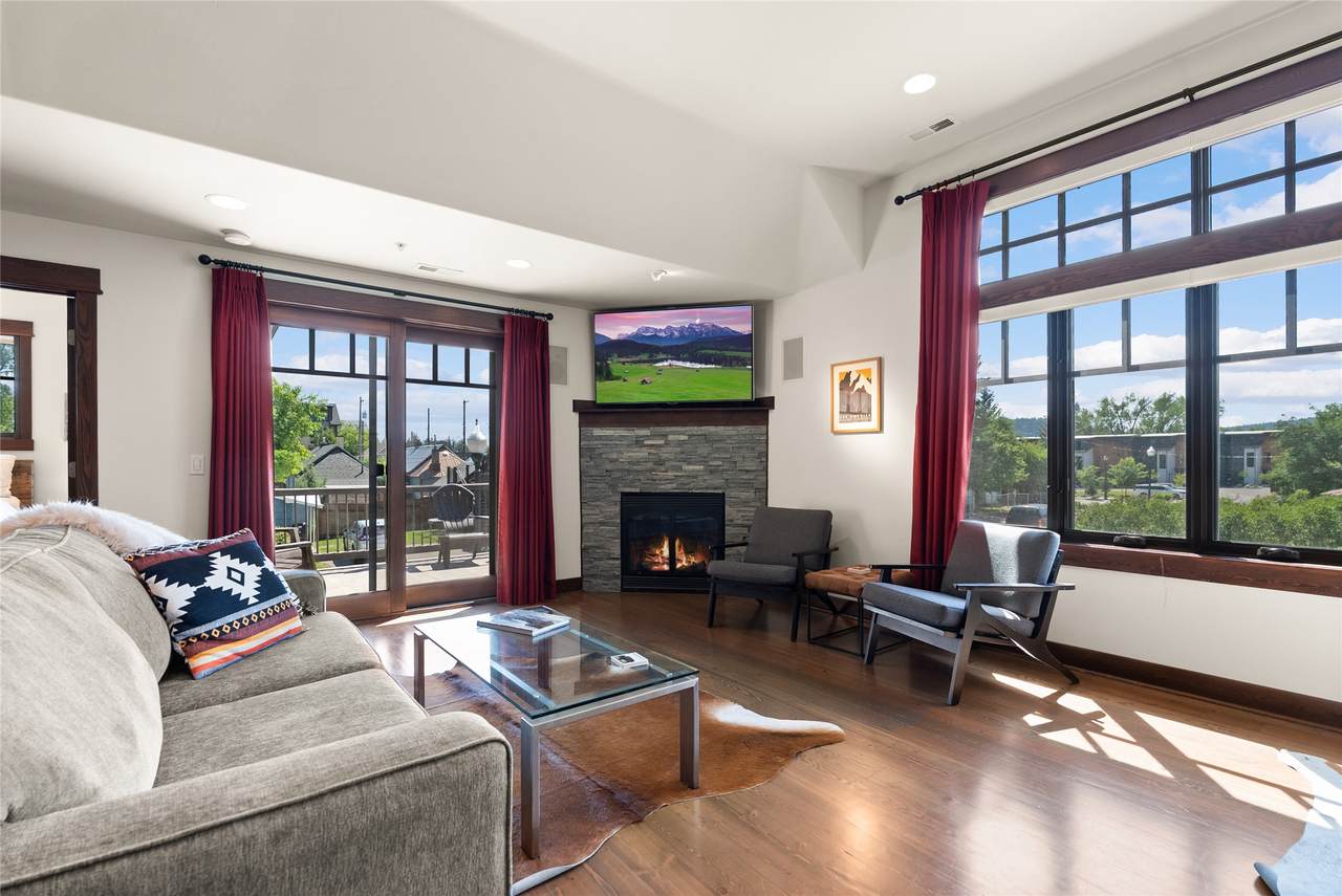 154 Railway Street - Photo 1