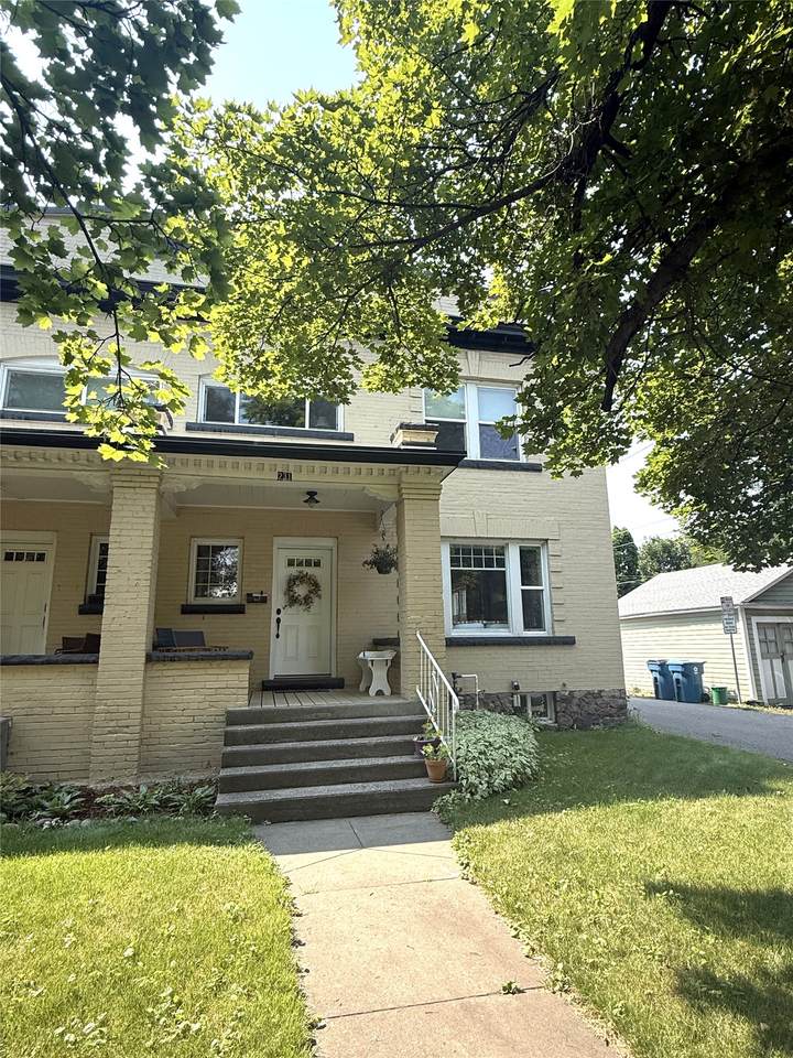 231 6th Street - Photo 1