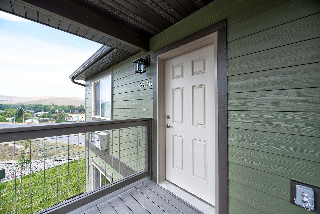 2876 Overlook Boulevard - Photo 1