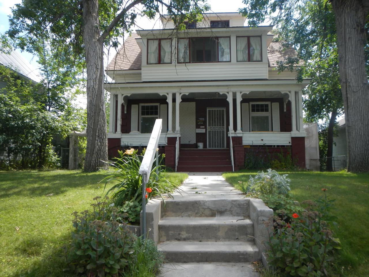 1014 2nd Avenue - Photo 1