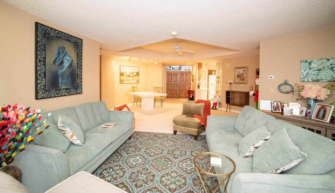 405 Park Drive - Photo 1