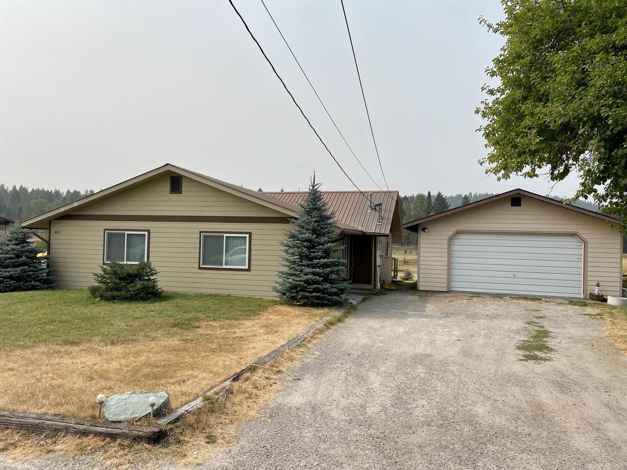 900 & 902 Karrow Avenue - Photo 1