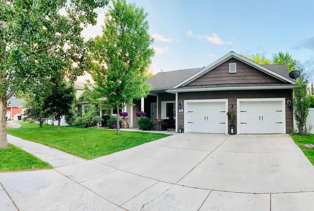 132 Parkridge Drive - Photo 1