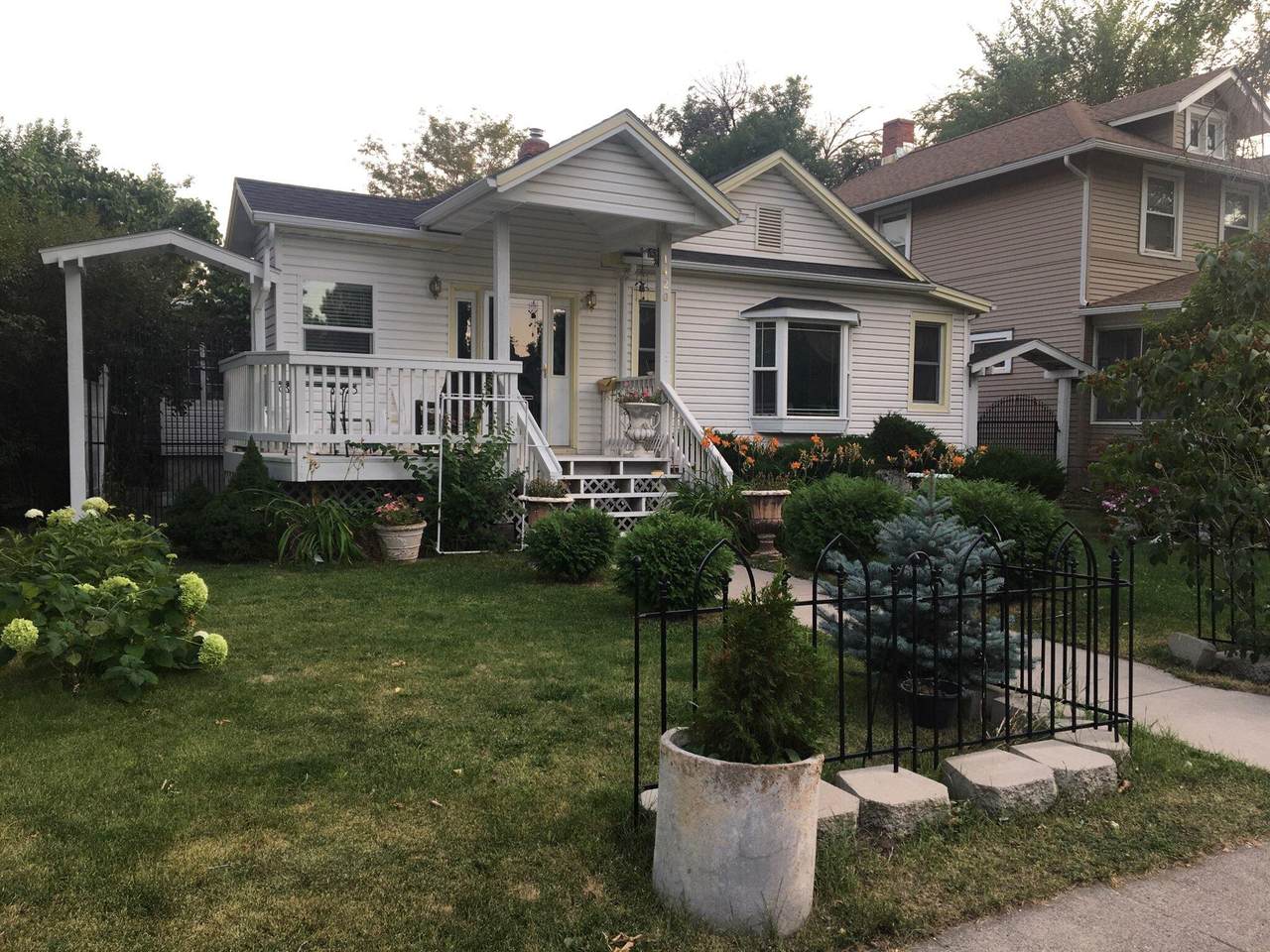 1420 2nd Avenue - Photo 1