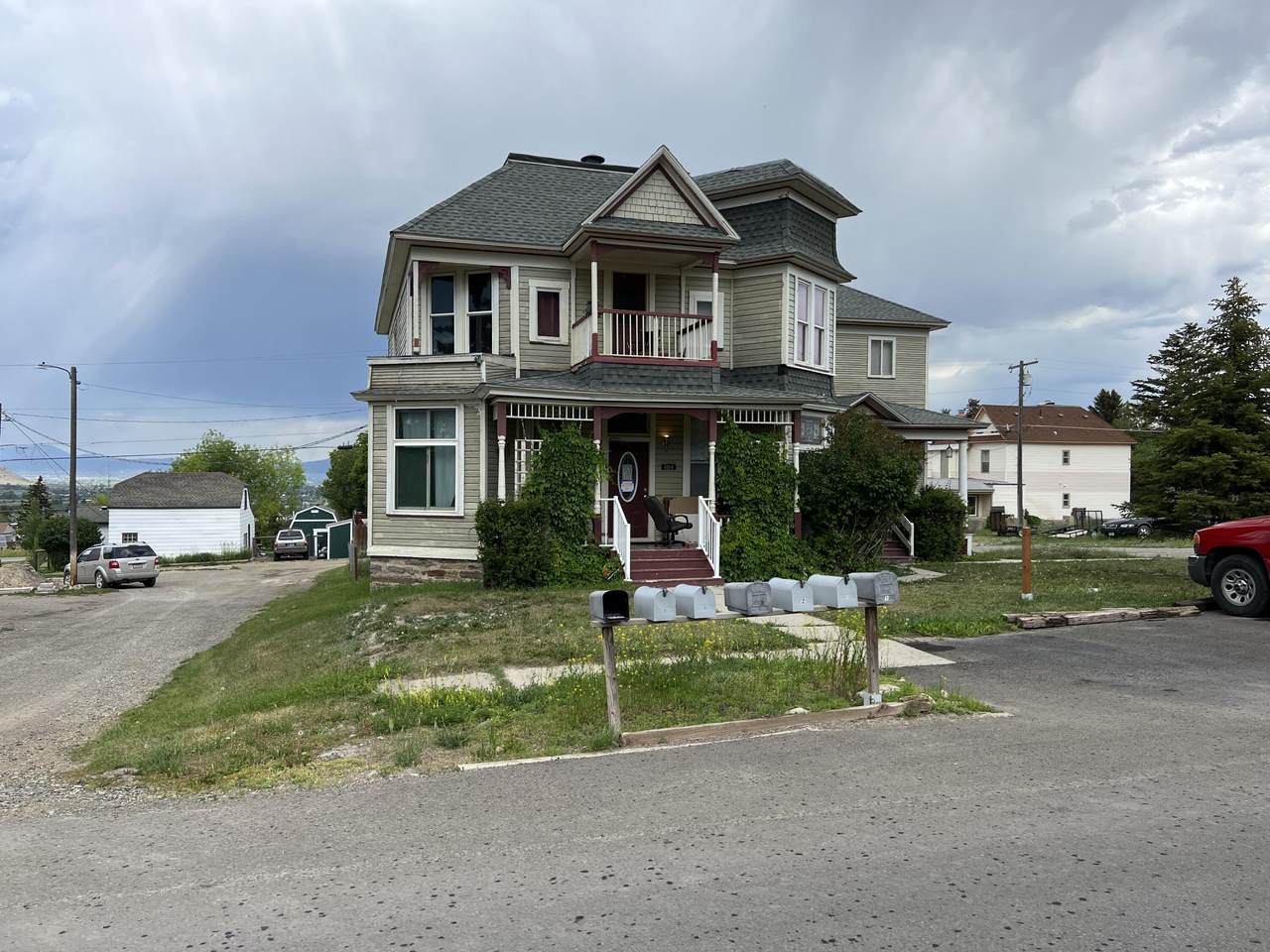 1814 Hauser Boulevard - Photo 1