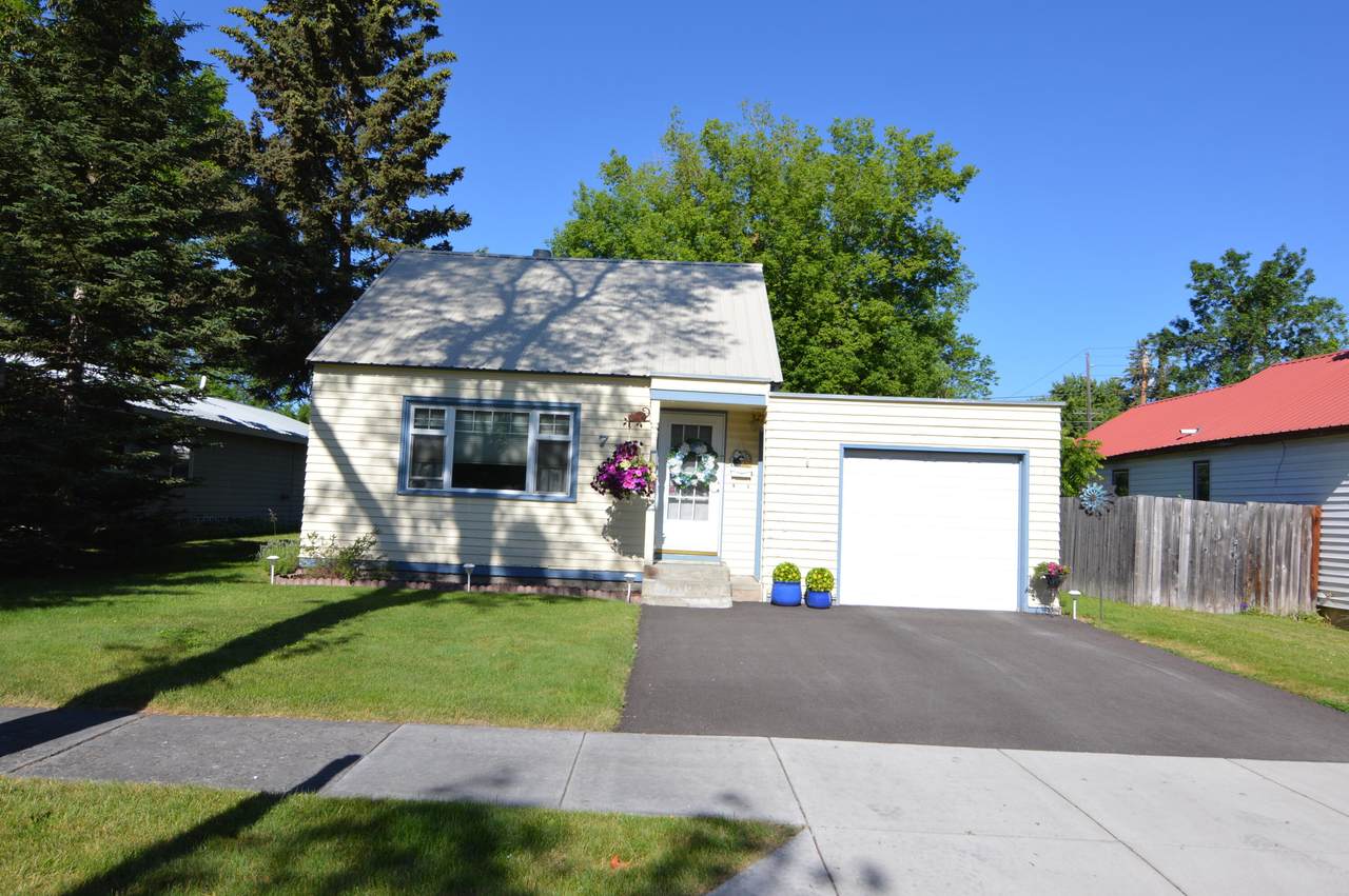 718 Somers Avenue - Photo 1