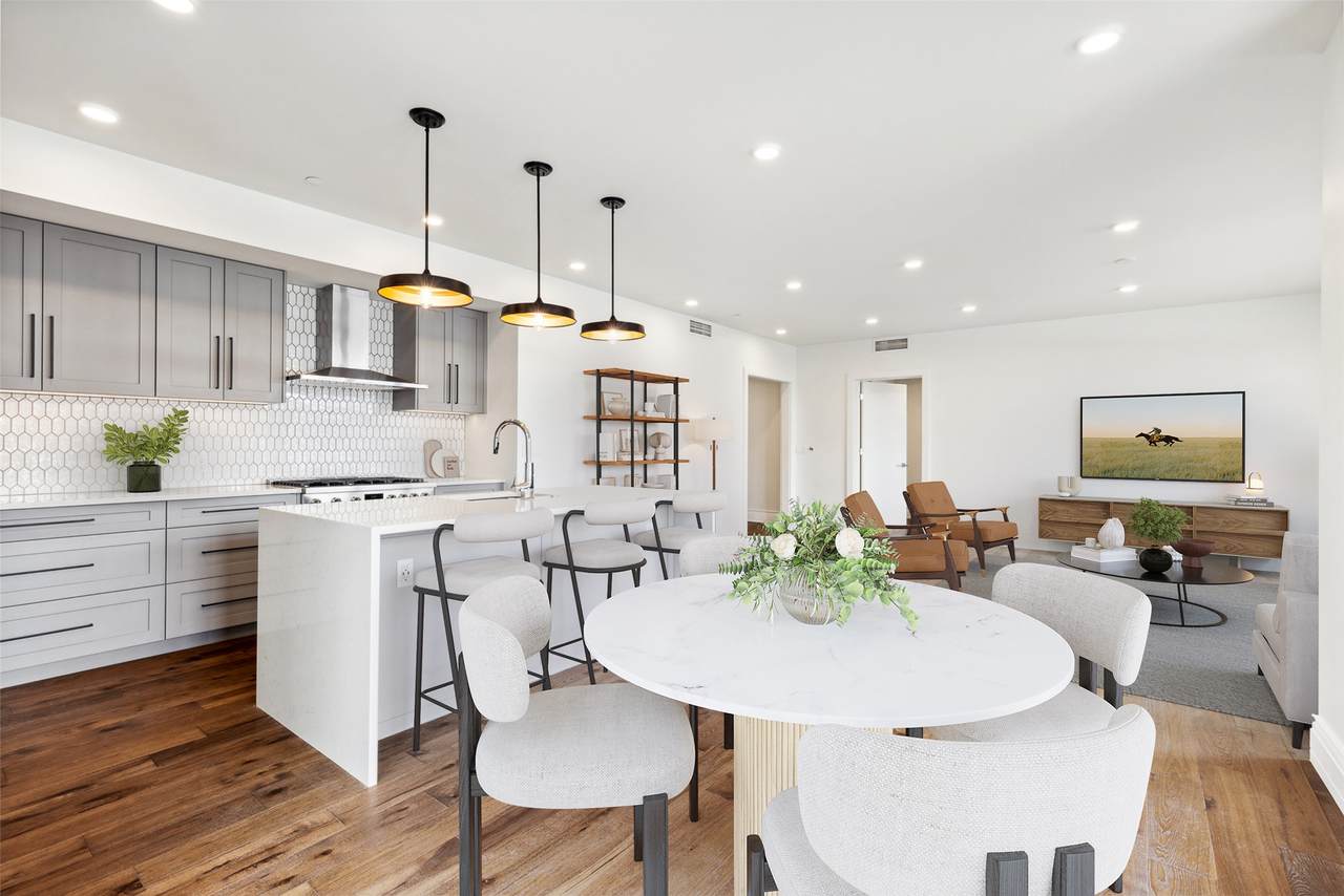 315 Tracy Avenue - Photo 1