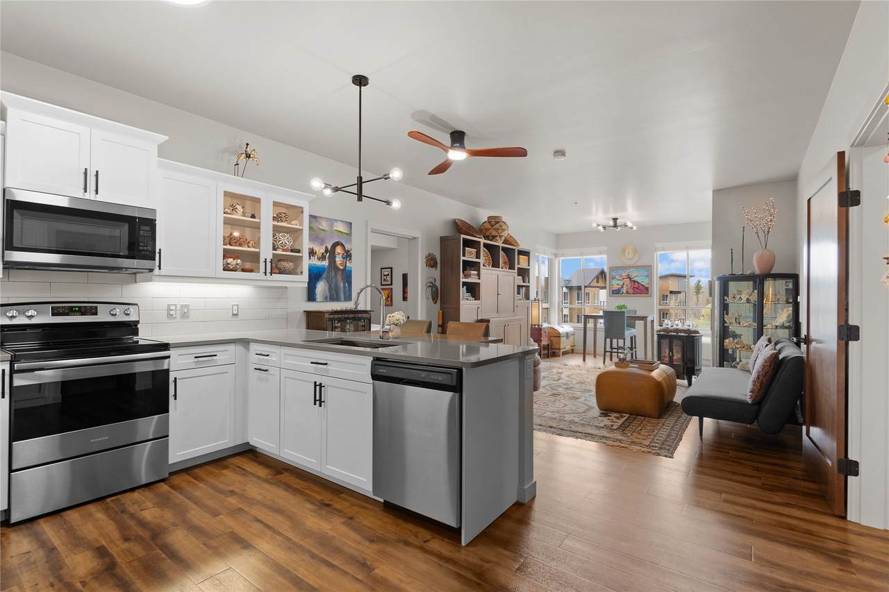 100 Woodlands Way - Photo 1