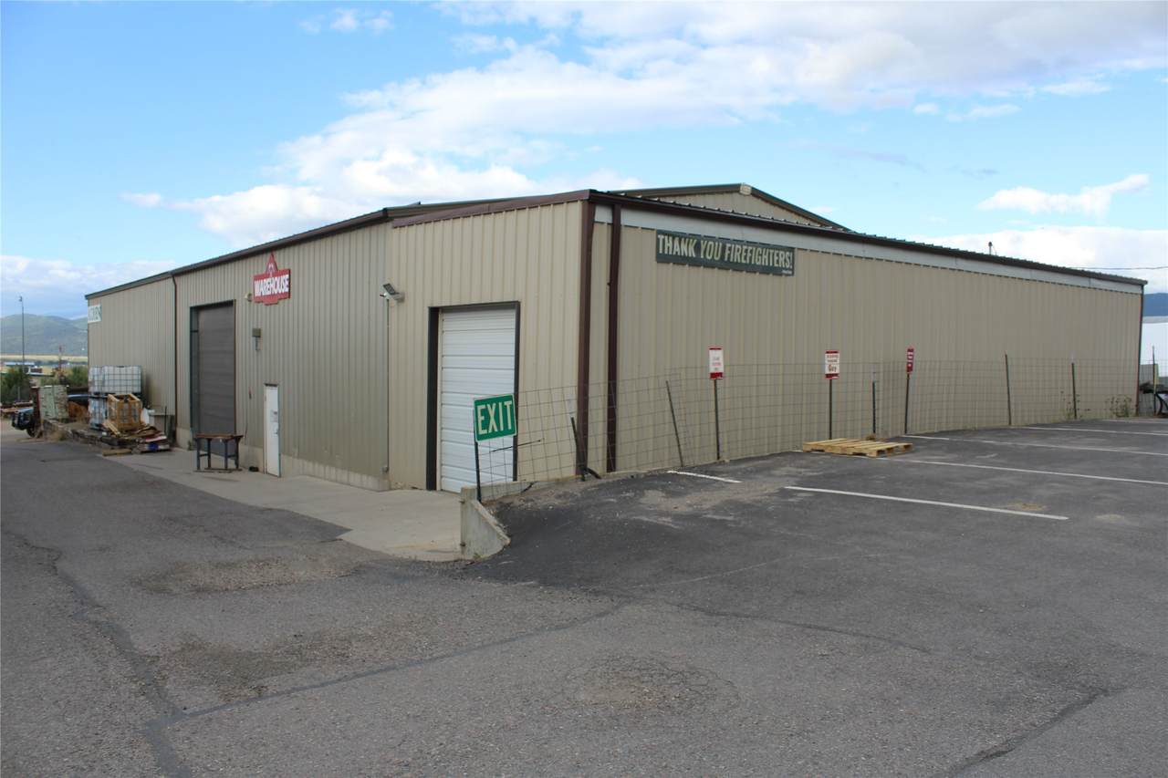 9440 Summit Drive - Photo 1