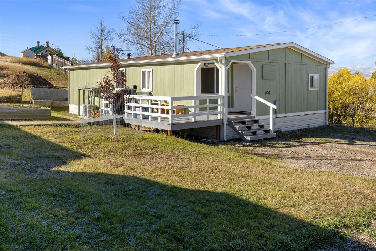 106 Badger Street - Photo 1