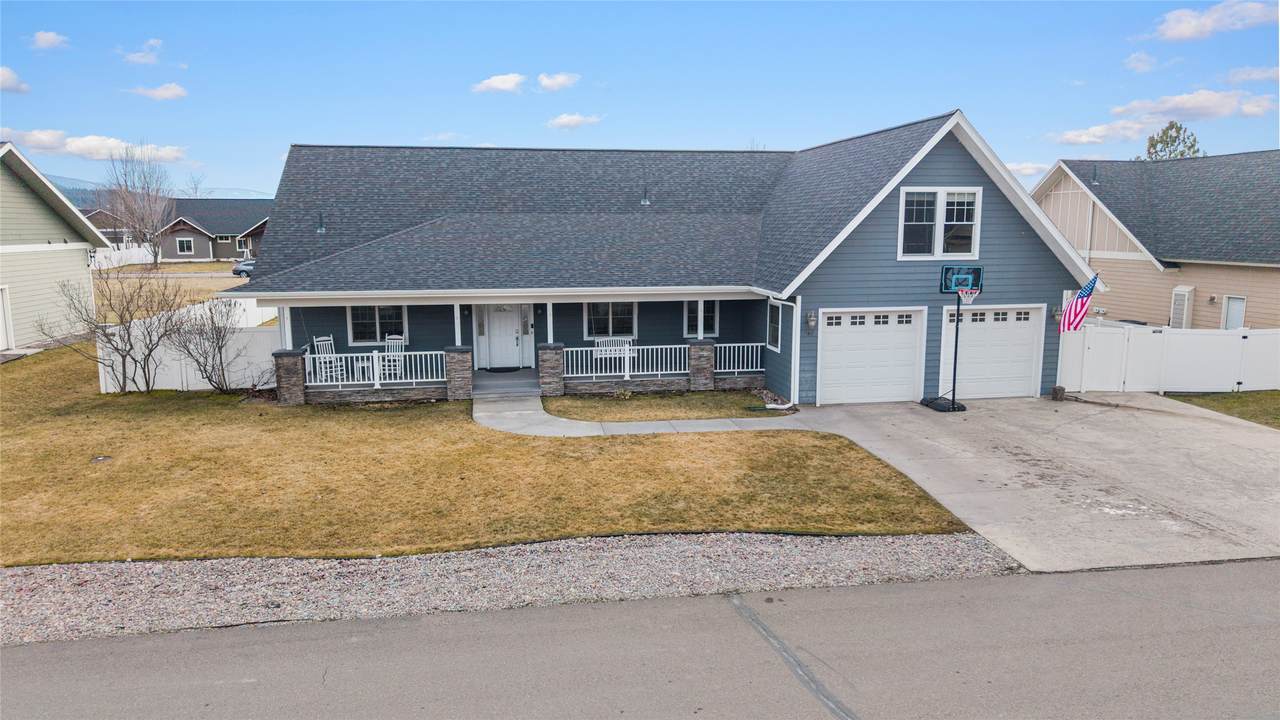 260 Crestview Drive - Photo 1