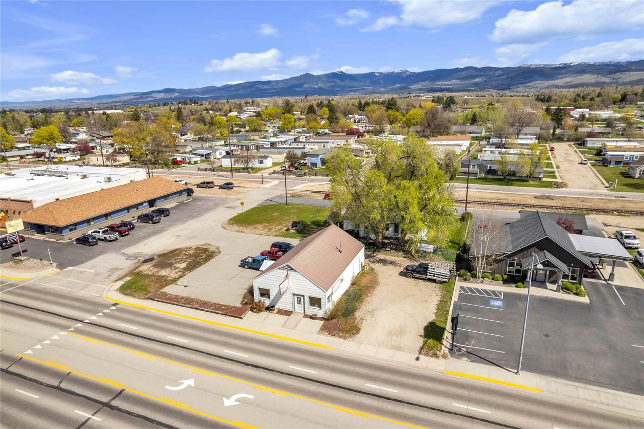 702 & 700 1st Street - Photo 1