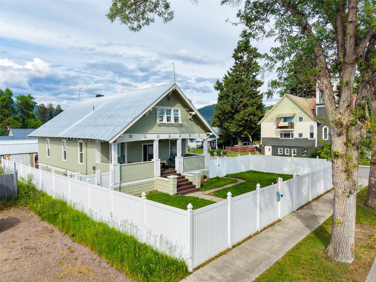 118 Lincoln Boulevard - Photo 1