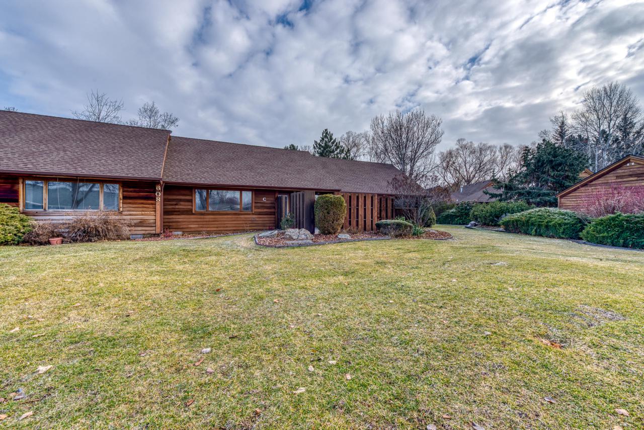 608 8th Street - Photo 1