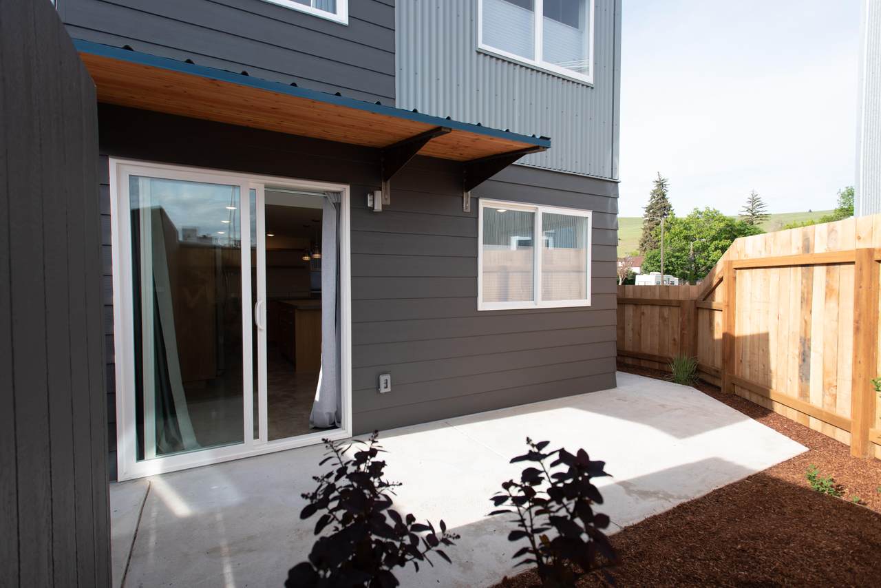 1075 Milton Street - Photo 1
