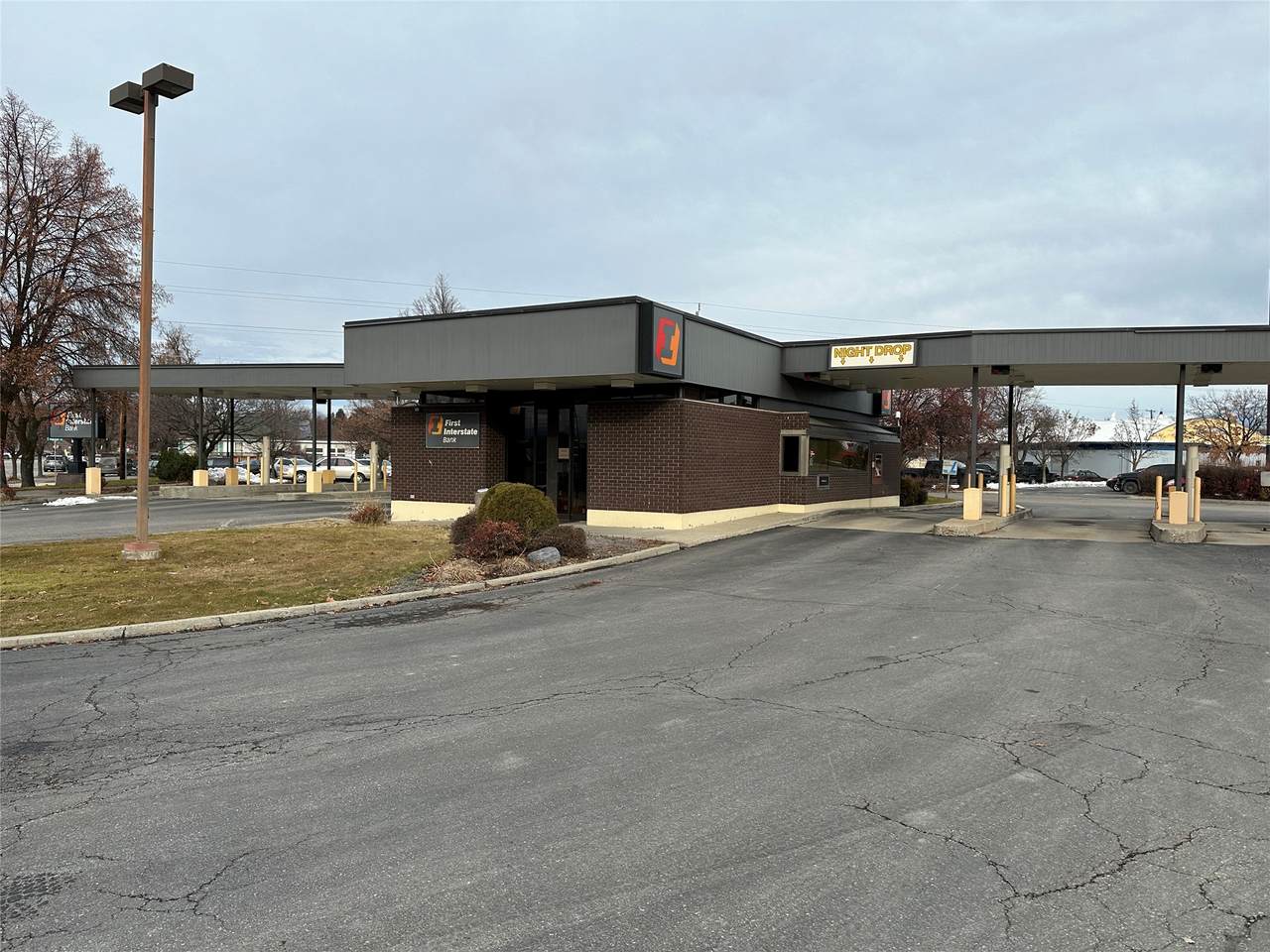 112 Montana Street - Photo 1