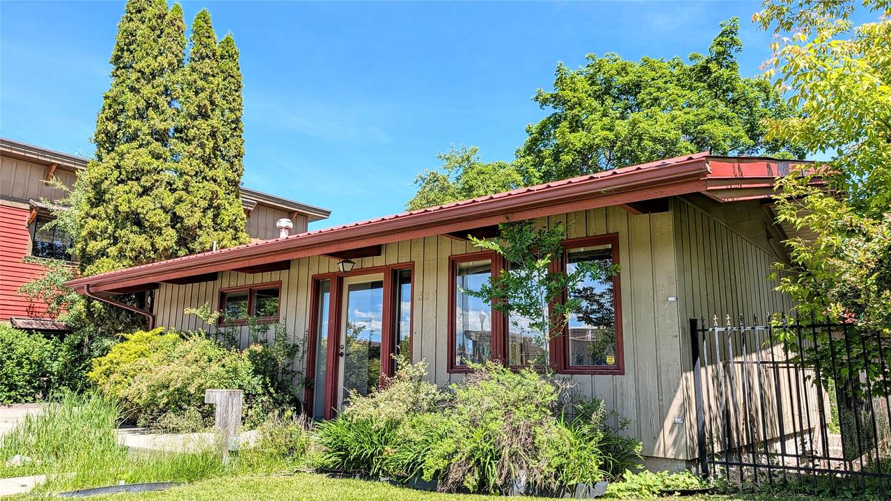 327 Spokane Avenue - Photo 1