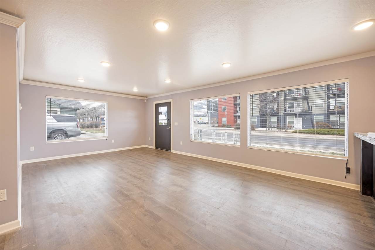 1526 South Avenue - Photo 1