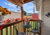 1040 Round Butte Road - Photo 4