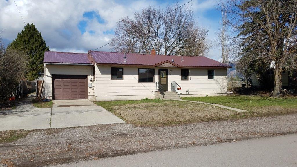 1035 8th Street - Photo 1