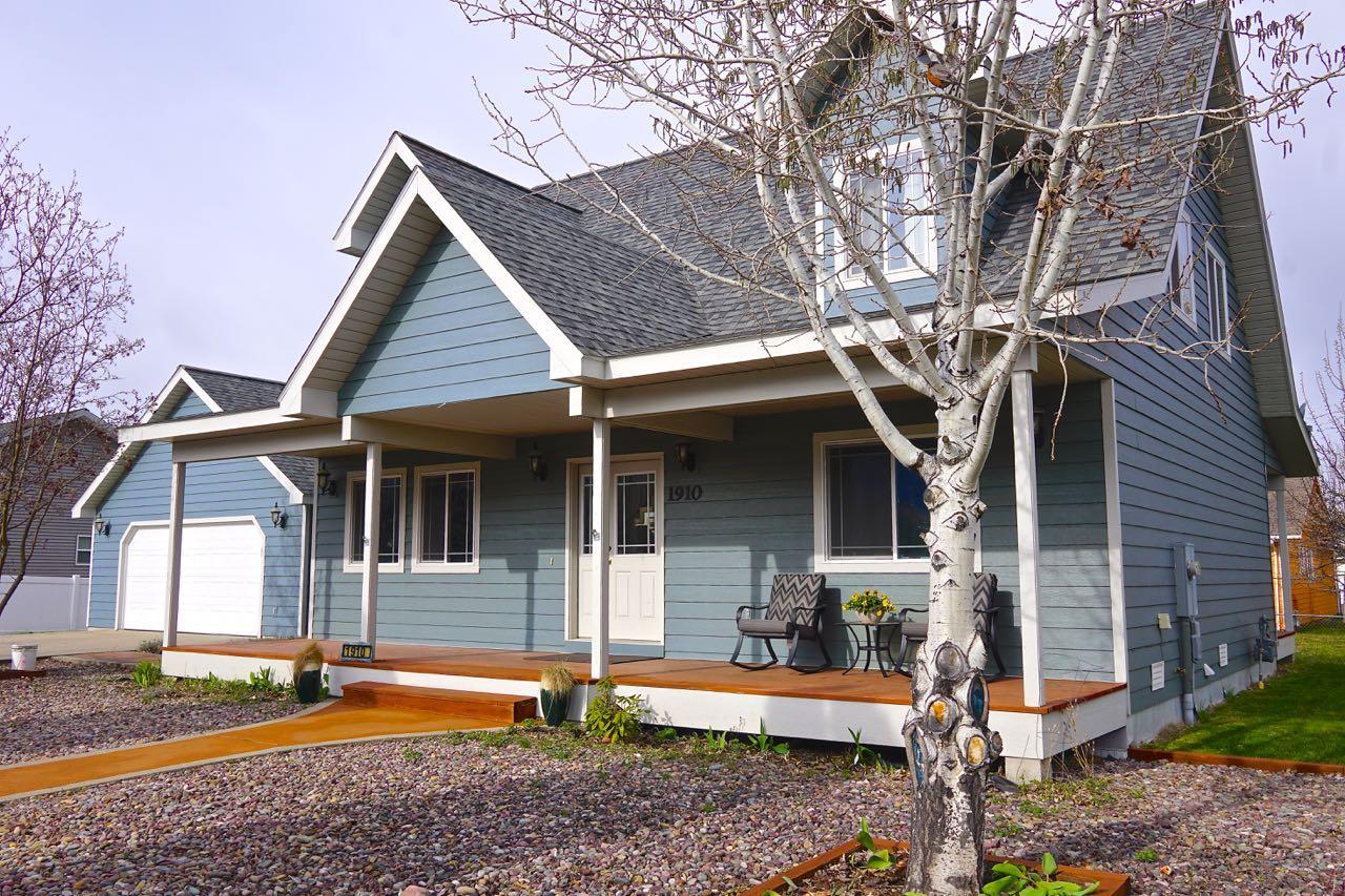 1910 8th Avenue - Photo 1