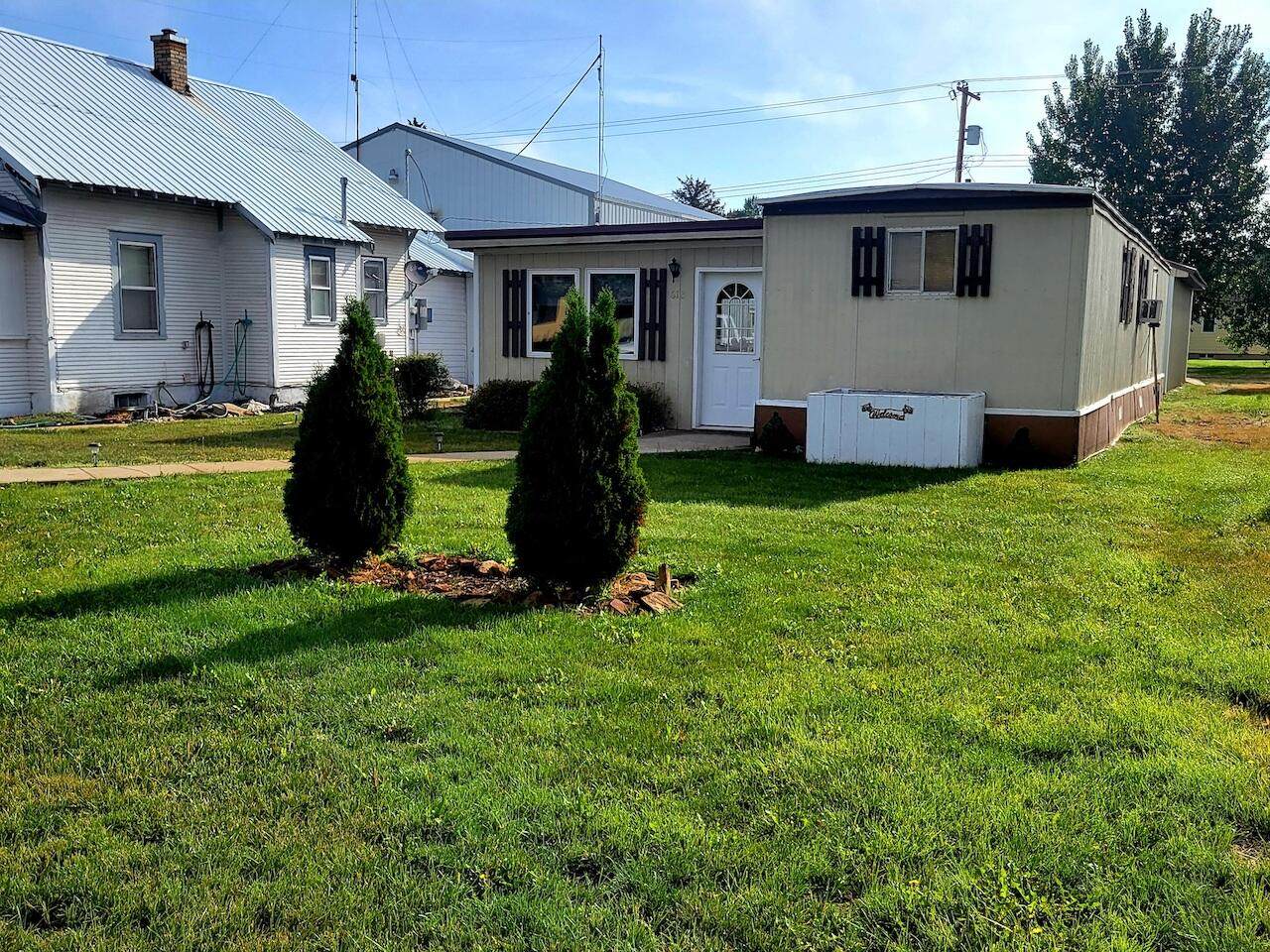 612 Garfield Avenue - Photo 1