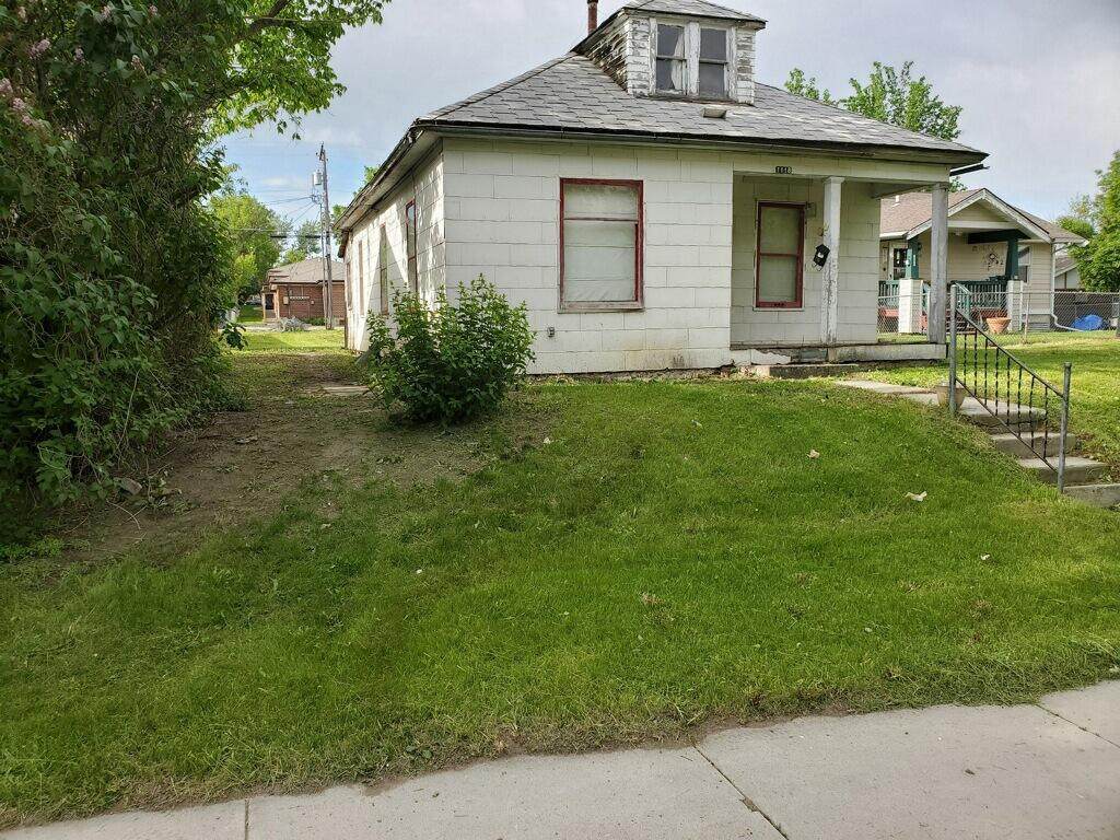 1116 8th Avenue - Photo 1