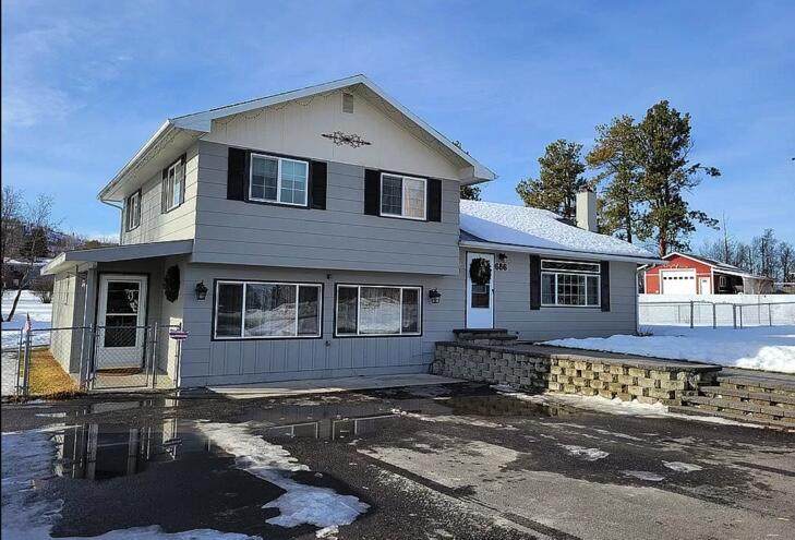 686 Valley Drive - Photo 1