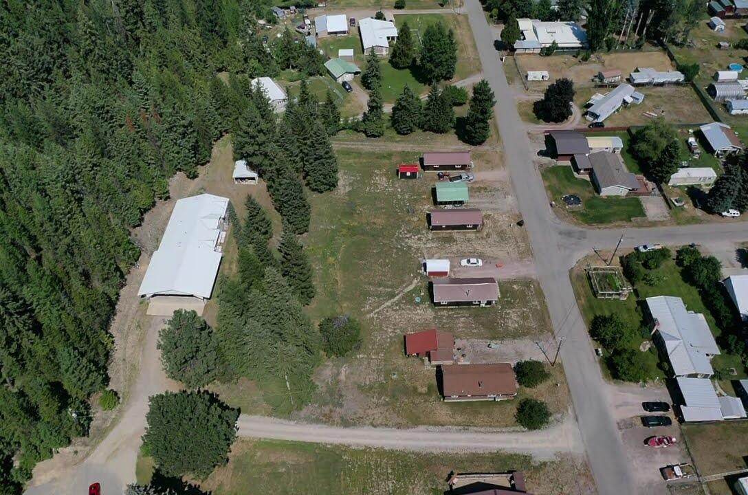 406 Pioneer Road - Photo 1